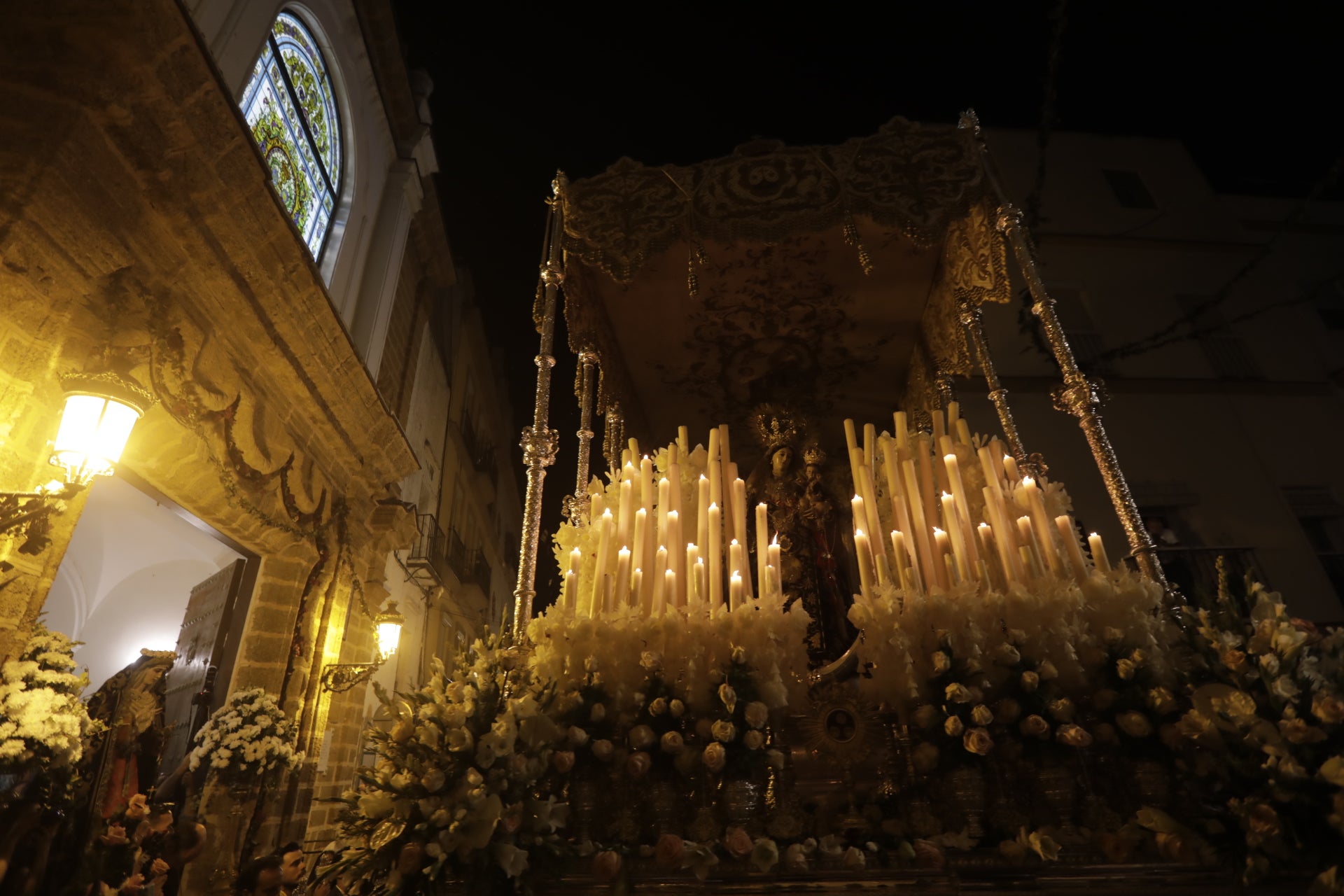 En imágenes: Así ha sido el reencuentro de la Virgen del Carmen con los gaditanos