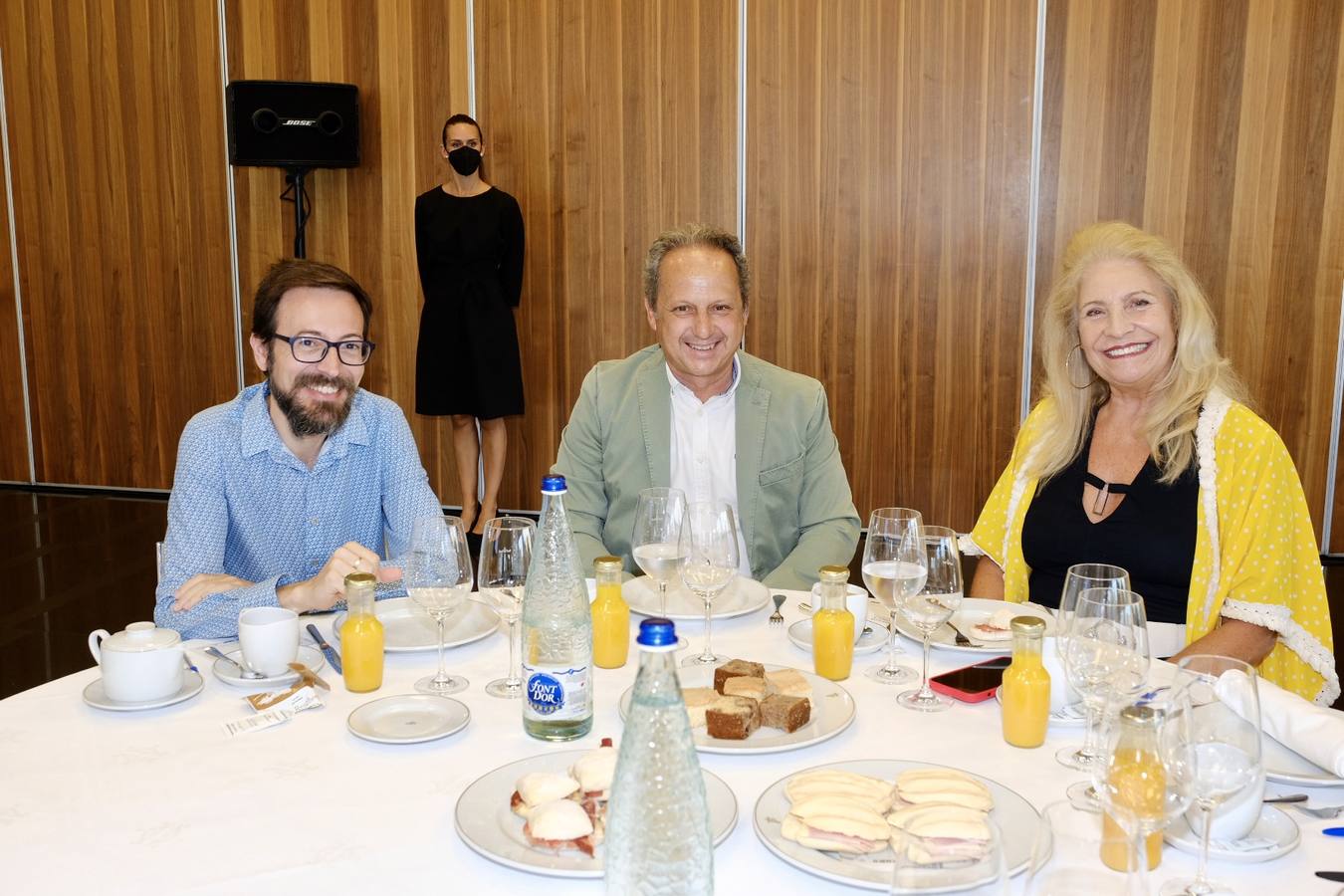 Fotos: Ambiente en la Mirada Económica de ABC y La Voz con Marta Crespo