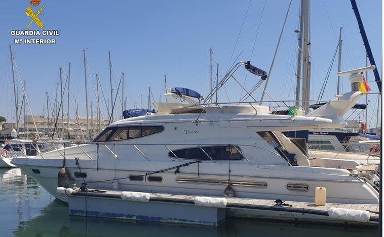 La Guardia Civil recupera dos embarcaciones que fueron robadas en la zona portuaria de La Línea de la Concepción y en La Alcaidesa Marina