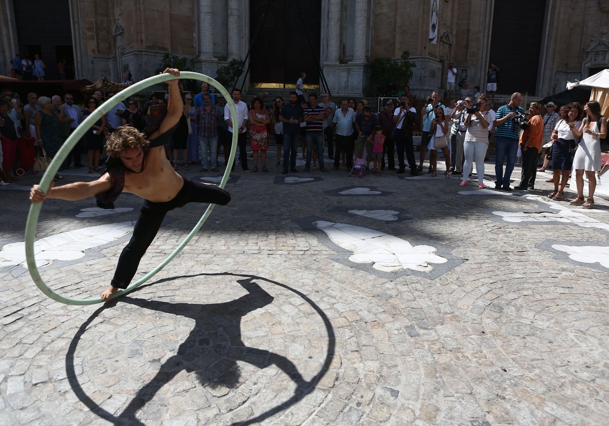 El Mercado Andalusí regresa al barrio de El Pópulo y la plaza de la Catedral de Cádiz