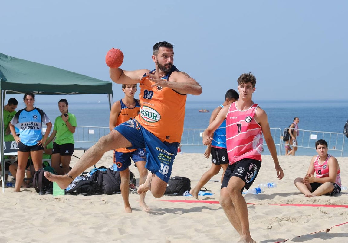 Cádiz acoge el Campeonato de Andalucía de Balonmano Playa