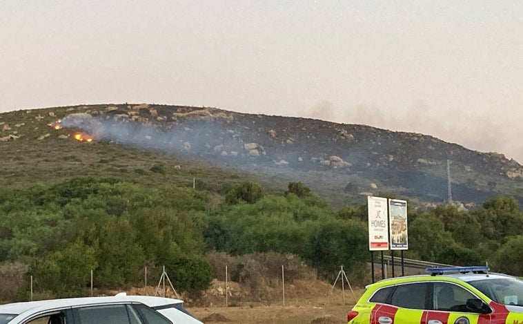 El fuego en el paraje Sierra Arca en San Roque se da por estabilizado y pueden volver los desalojados