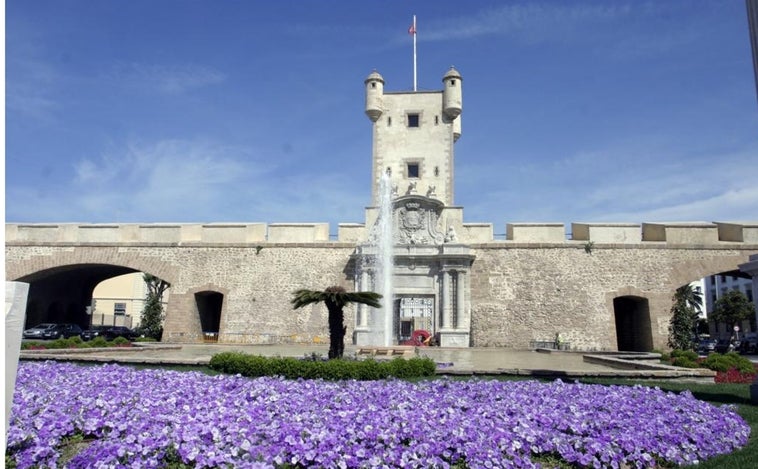 Comienza la remodelación de la fuente de las Puertas de Tierra