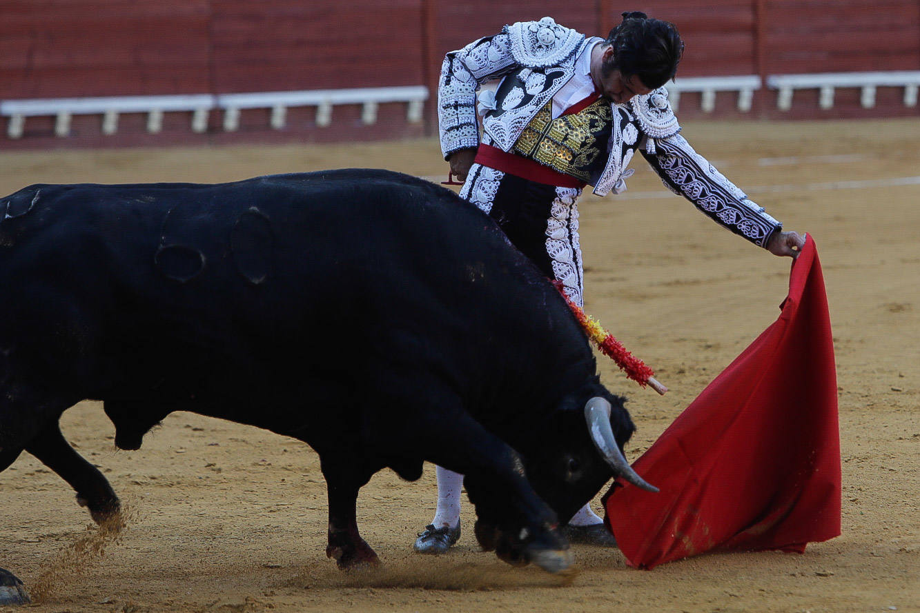 Las imágenes de la corrida de Morante de la Puebla, El Juli y Daniel Luque en El Puerto