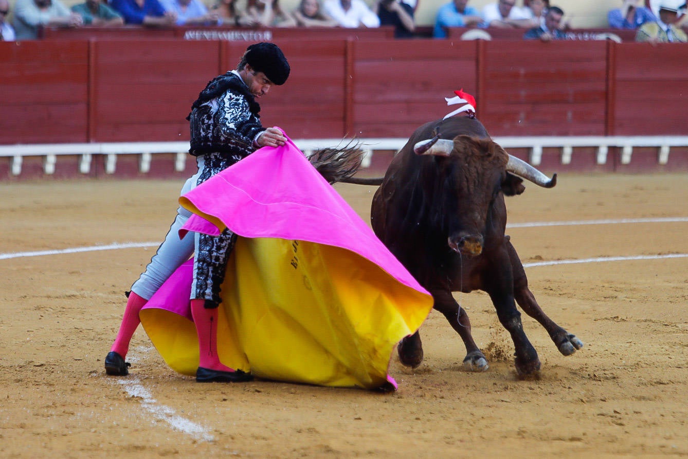 Las imágenes de la corrida de Morante de la Puebla, El Juli y Daniel Luque en El Puerto