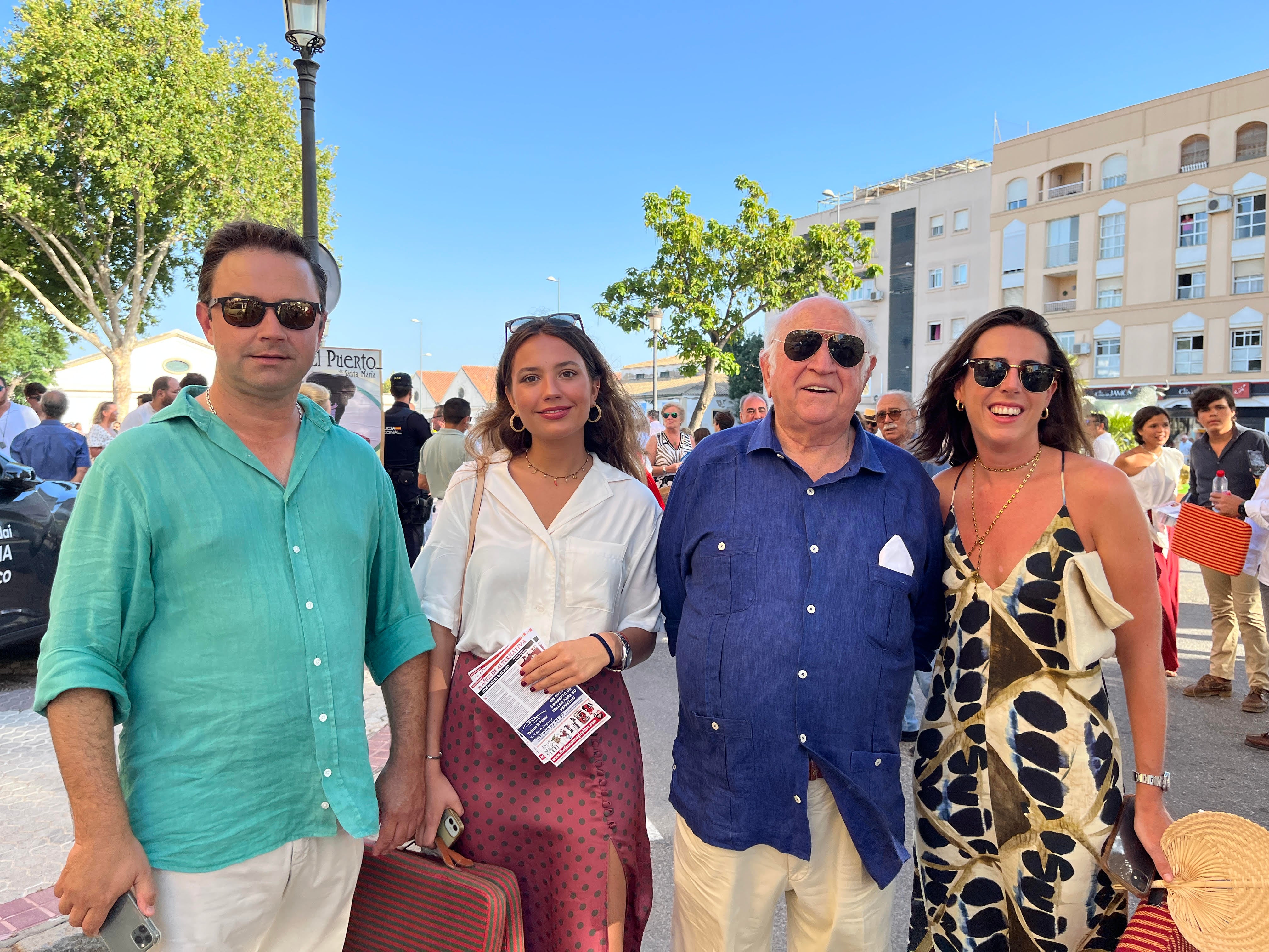 Carlos Muñoz, Alba Muñoz, Antonio Muñoz y Lola Pérez de Herrasti.