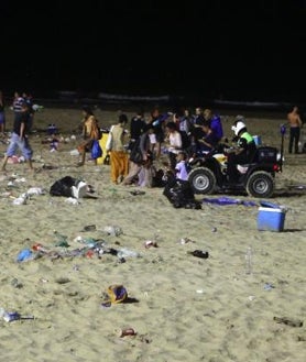 Imagen secundaria 2 - Aspecto de las playas de Cádiz durante la celebración de las barbacoas.