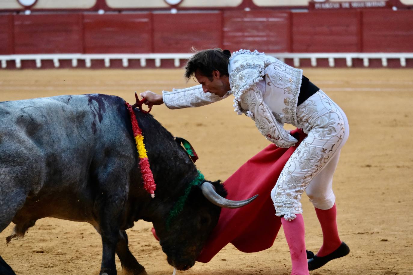 Escribano y Morilla triunfan en la interesante corrida torista de El Puerto