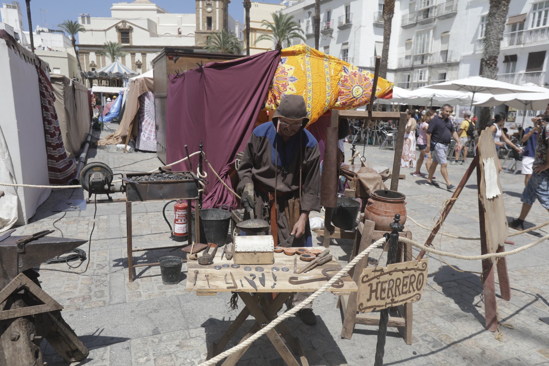 Fotos: el Mercado Andalusí llena Cádiz de color, sabor y olor
