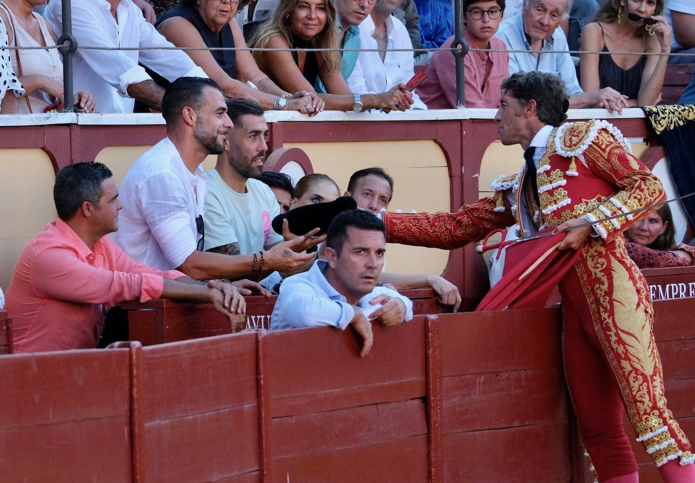 Escribano y Morilla triunfan en la interesante corrida torista de El Puerto