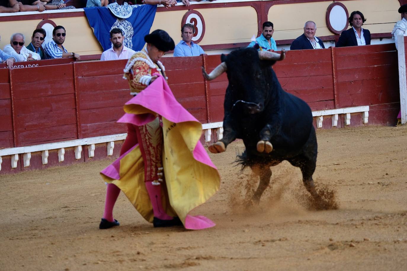 Escribano y Morilla triunfan en la interesante corrida torista de El Puerto