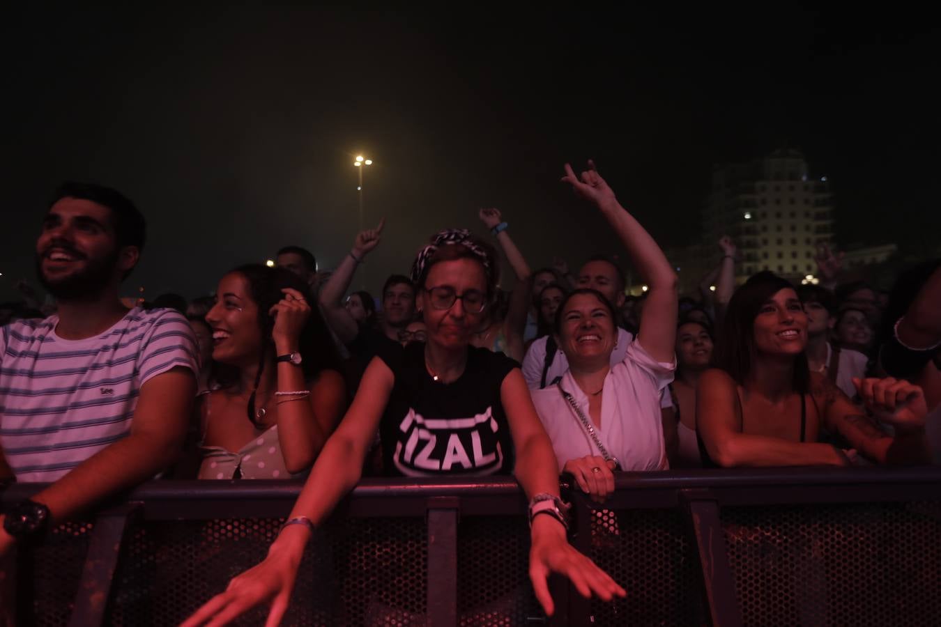 Búscate en la galería de imágenes del concierto de Izal en Cádiz