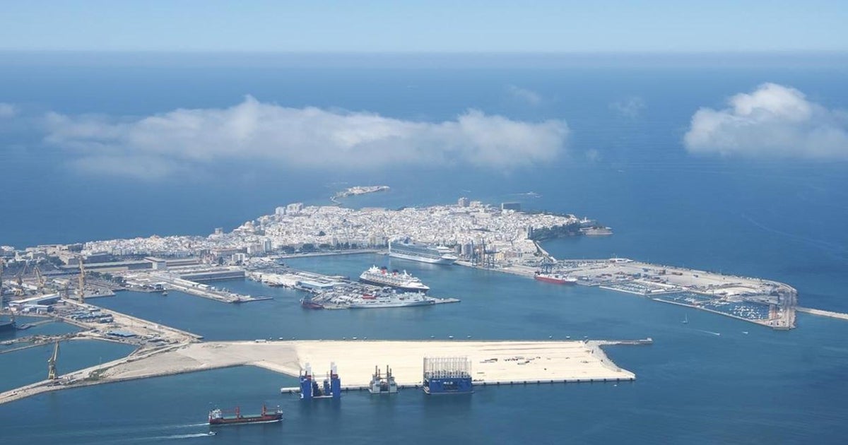 Vista aérea del Puerto de Cádiz.