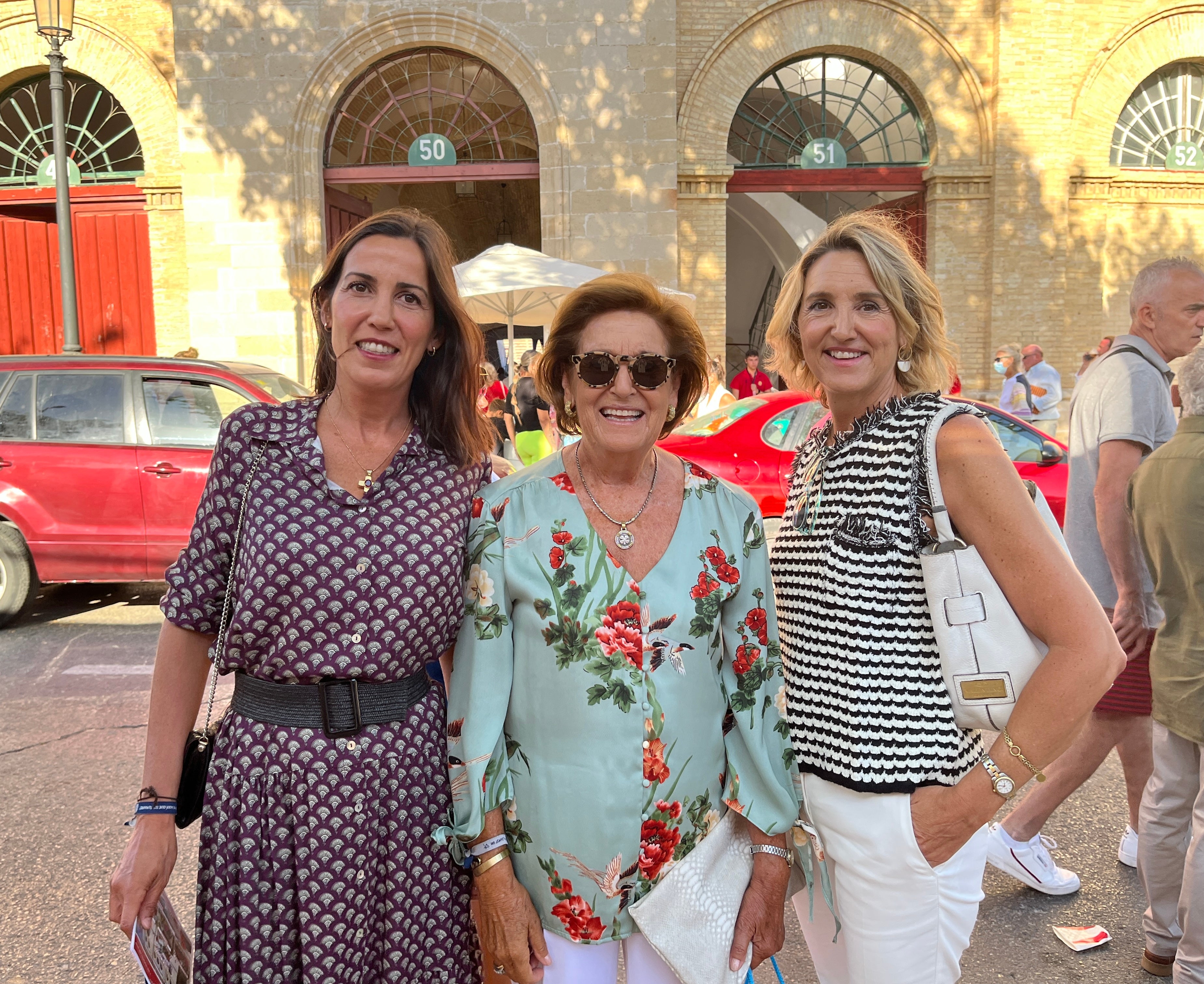 Blanca Arguelles, Salud García y Salud Arguelles