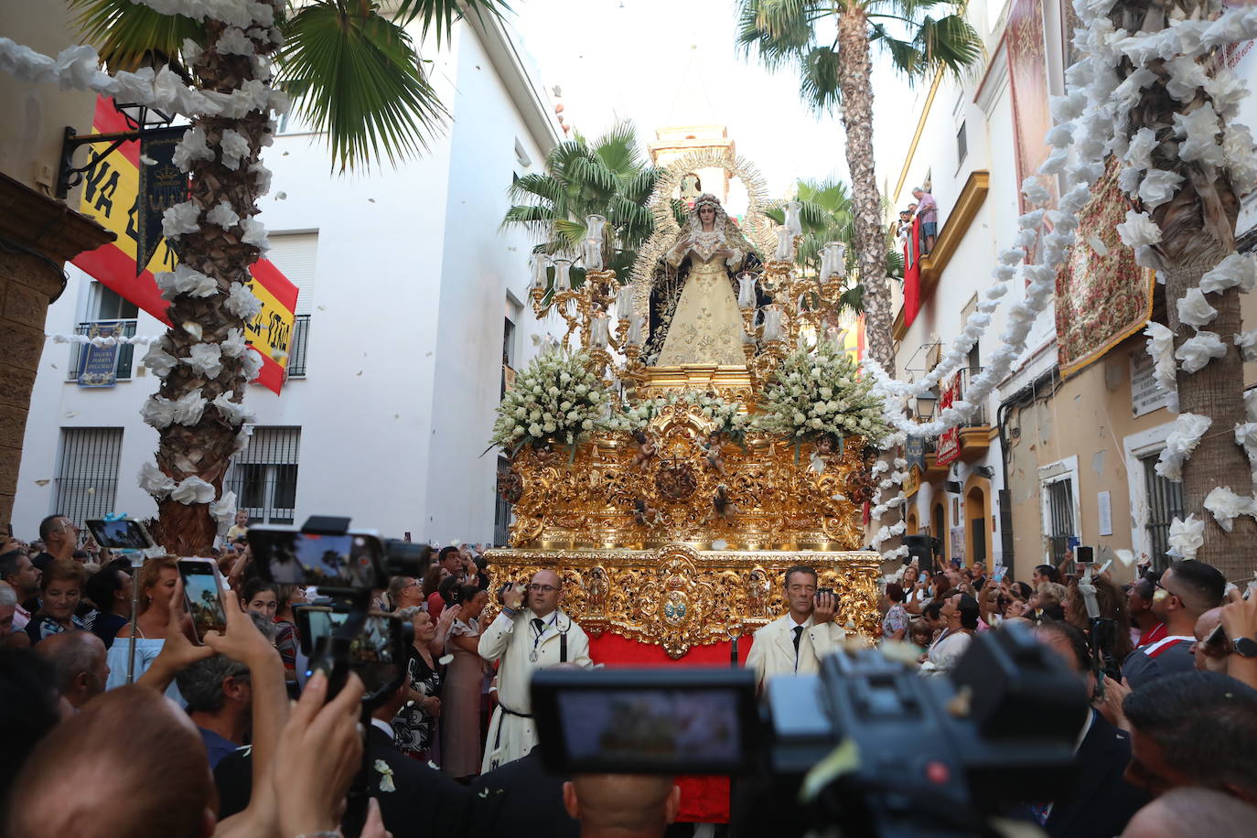 Las imágenes del traslado de la Dolorosa de la archicofradía de la Palma al santuario de la Patrona