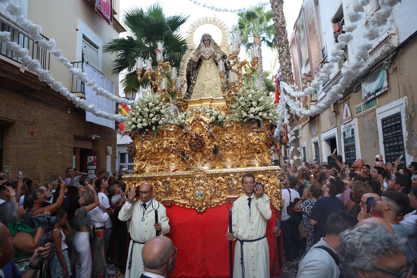 Las imágenes del traslado de la Dolorosa de la archicofradía de la Palma al santuario de la Patrona