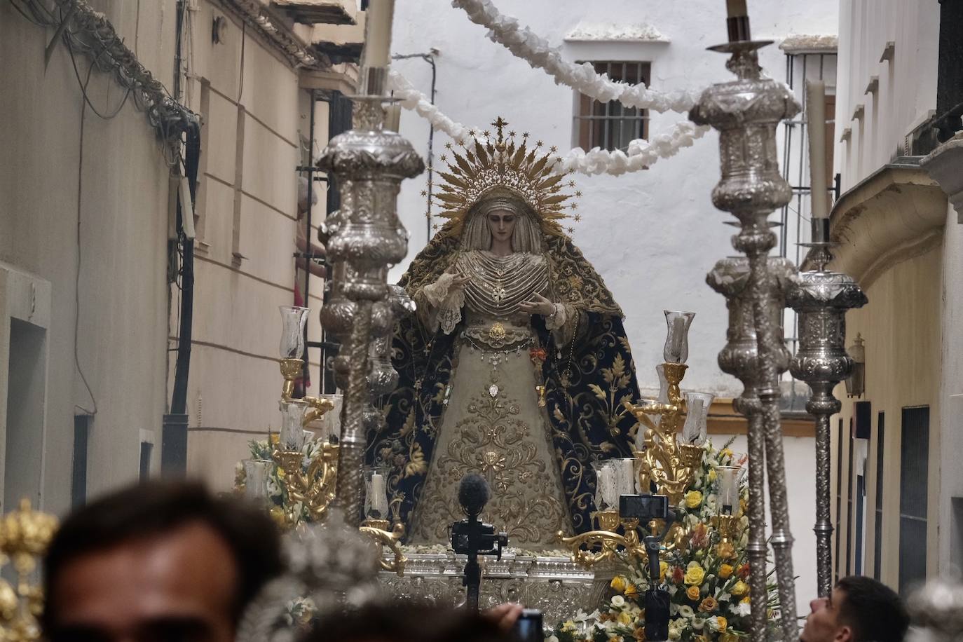 La Virgen de las Penas, en el barrio de Santa María antes de ir a Catedral para su coronación