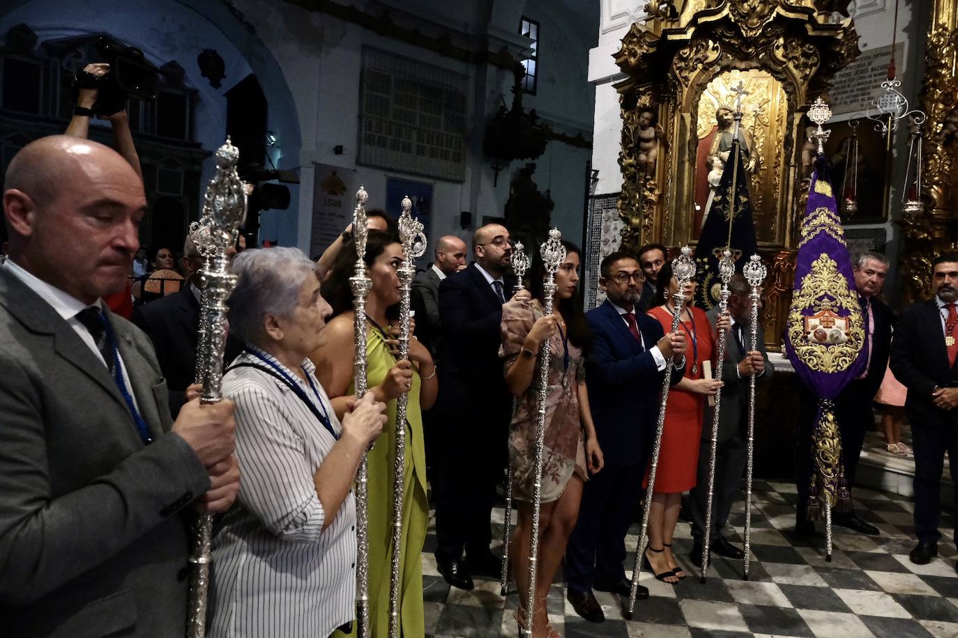 La Virgen de las Penas, en el barrio de Santa María antes de ir a Catedral para su coronación