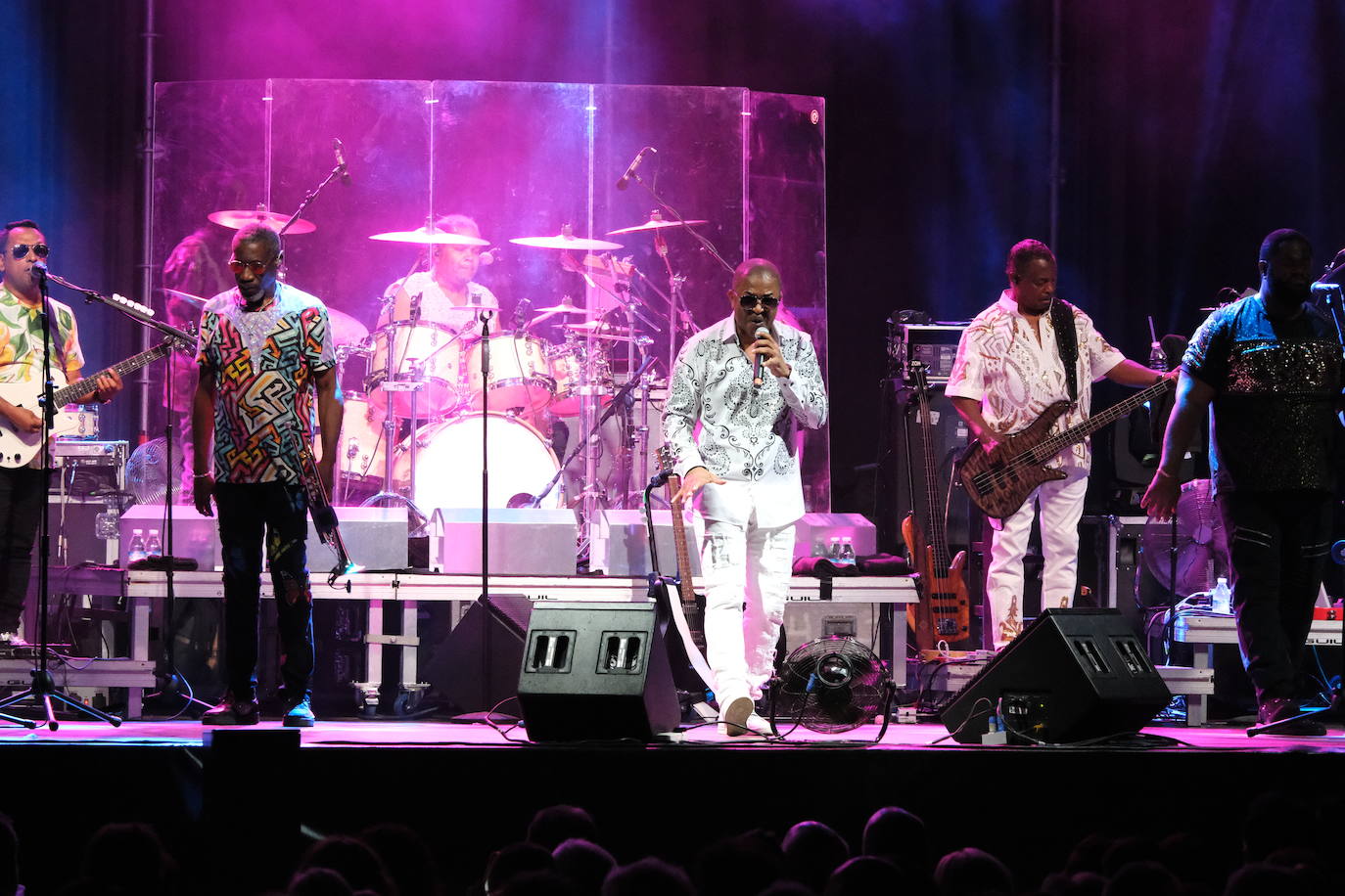 En imágenes: Jerez baila funky al ritmo de Kool&amp;The Gang