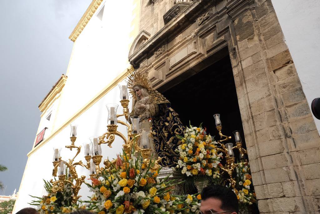 La Virgen de las Penas, en el barrio de Santa María antes de ir a Catedral para su coronación