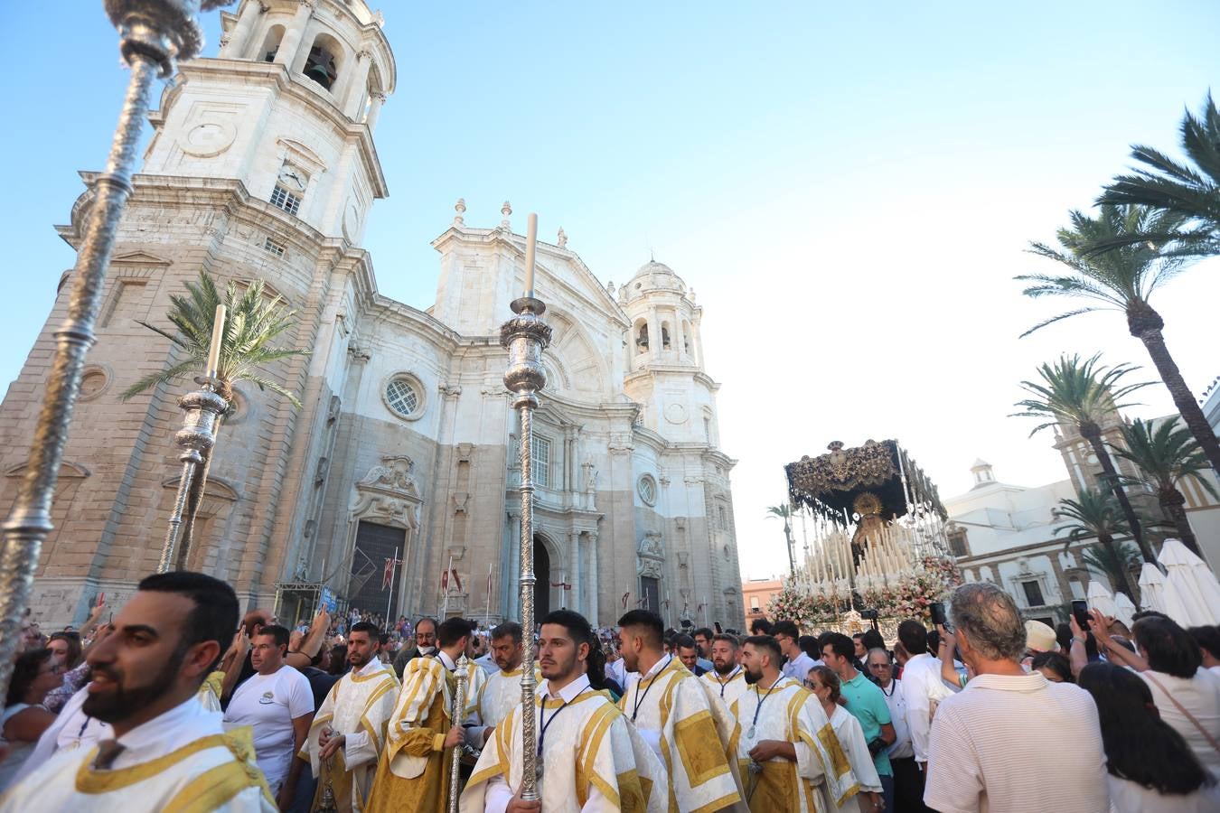 Fotos: La Viña se entrega a su Virgen de las Penas el día de su coronación