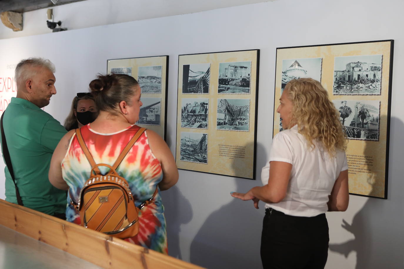 Las imágenes de la exposición sobre la explosión de Cádiz de 1947