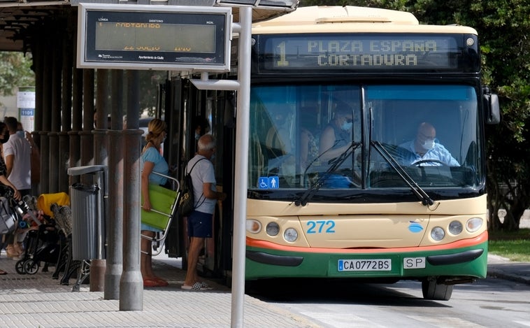 Autobús en Cádiz: el Ayuntamiento rebaja el precio del bonobús