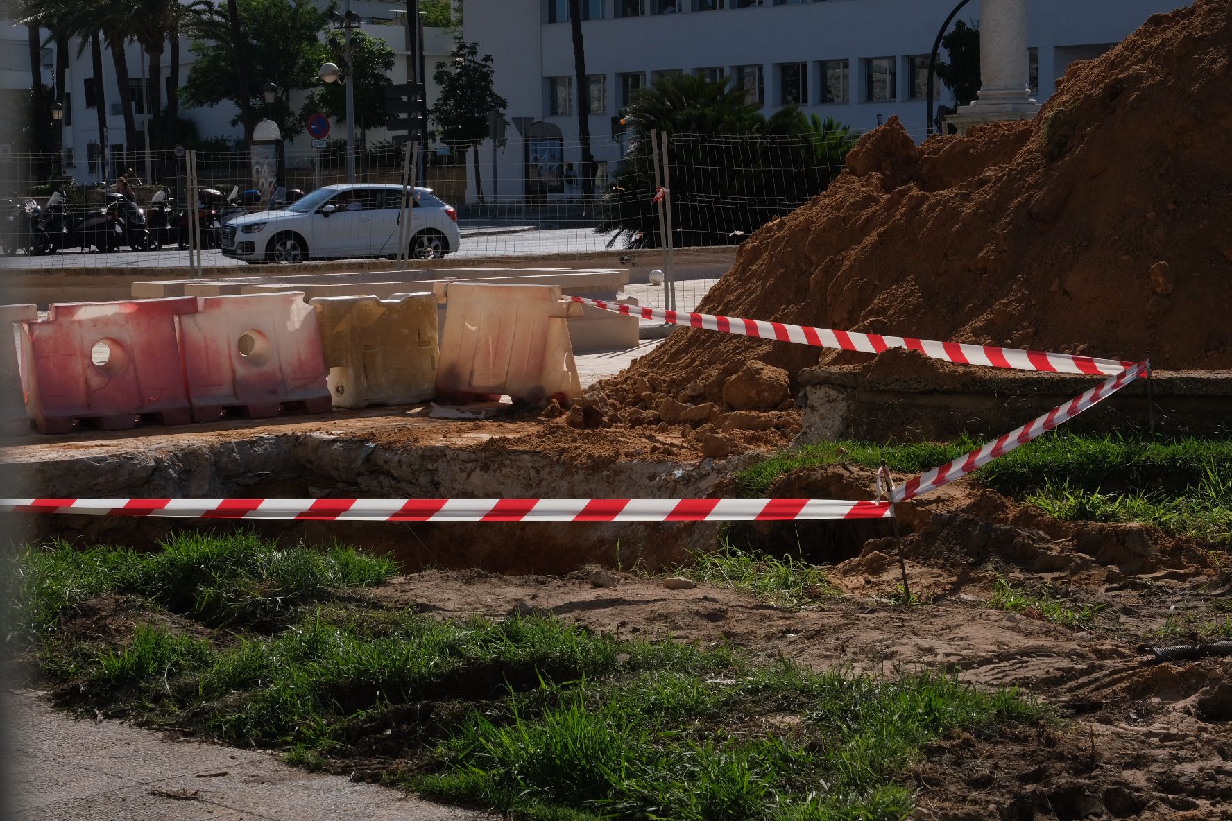 Fotos: las bóvedas de Puertas de Tierra, al descubierto por las obras en la fuente