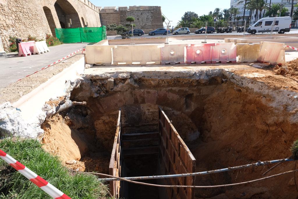 Fotos: las bóvedas de Puertas de Tierra, al descubierto por las obras en la fuente