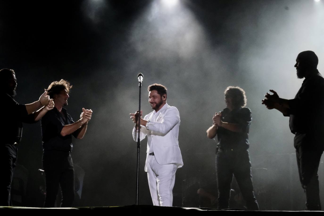 Las imágenes del concierto de Miguel Poveda en Chiclana