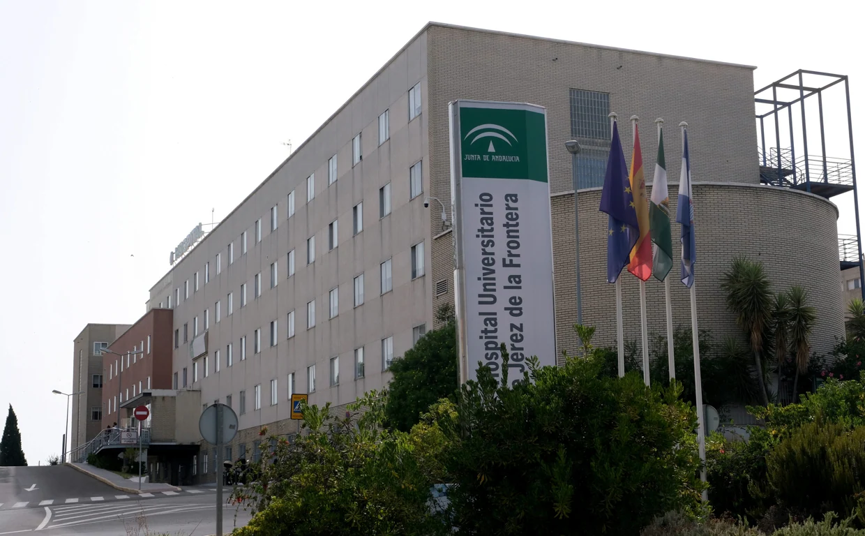 Insulta, amenaza y agrede con patadas y puñetazos a varias enfermeras en el Hospital de Jerez