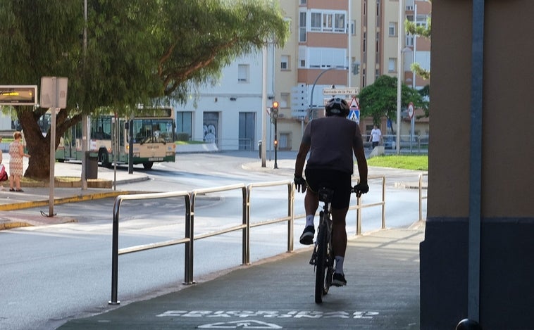 Luz verde a la remodelación del carril bici de la avenida de la Sanidad Pública y la avenida de la Bahía