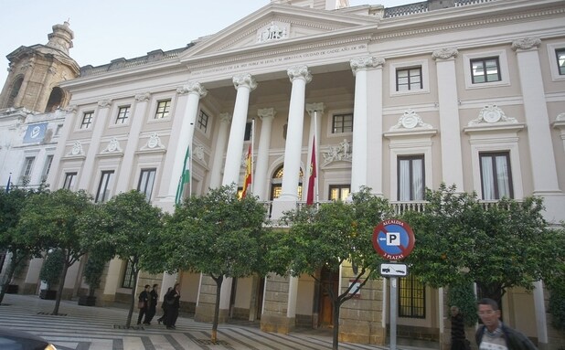 Ayuntamiento y Diputación, entre las entidades señaladas por esconder sus contratos a la lupa del Tribunal de Cuentas