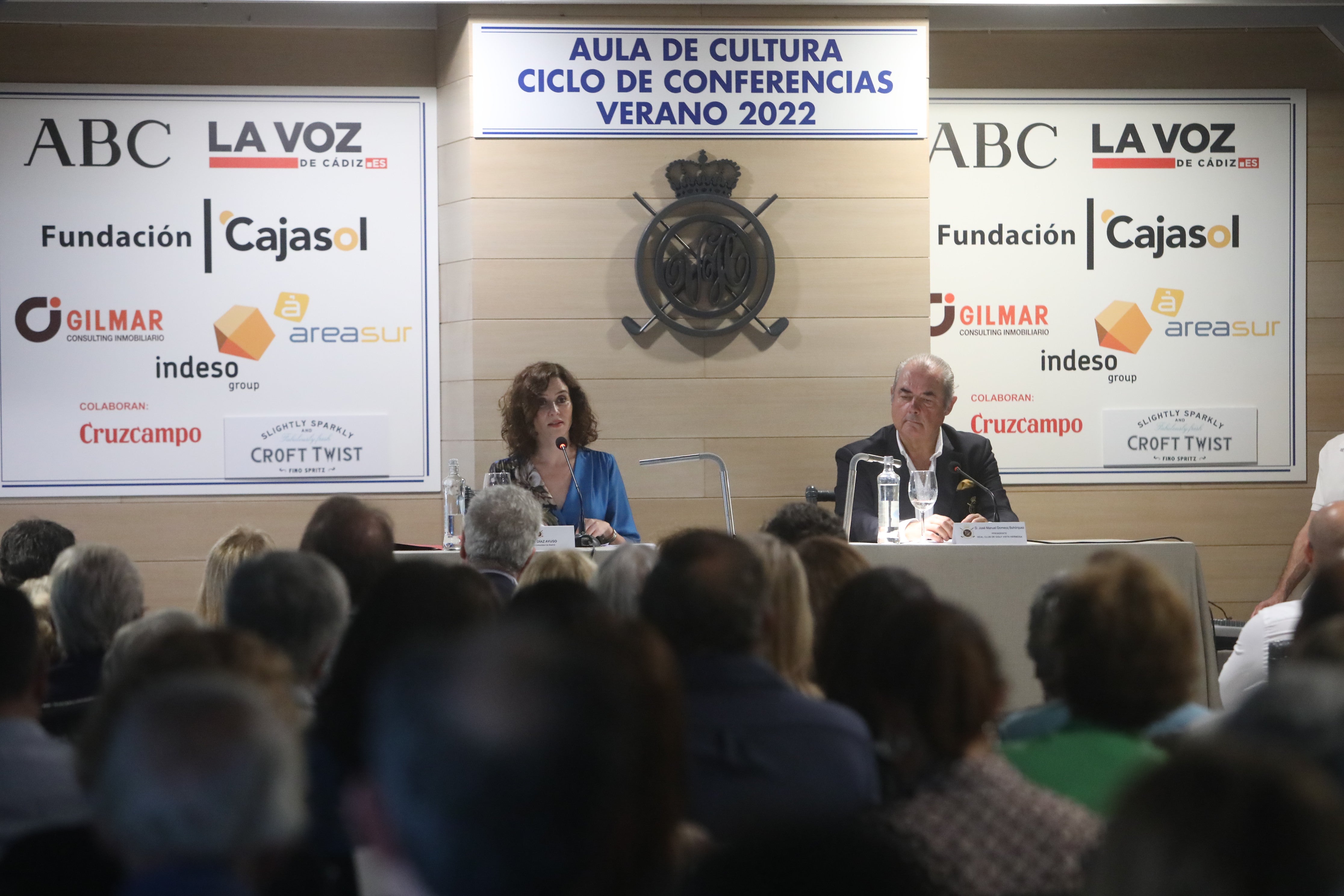 Fotos: Isabel Díaz Ayuso, en el Aula de Vista Hermosa de El Puerto