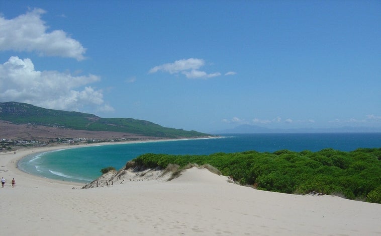 Aparecen los bañistas que habían intentado cruzar a nado desde la playa de Bolonia a la del Cañuelo