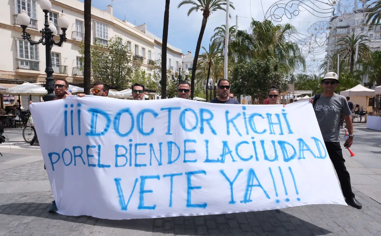 El Ayuntamiento de Cádiz pide a la Policía Local «sentido común» y que no «secuestre» a la ciudadanía