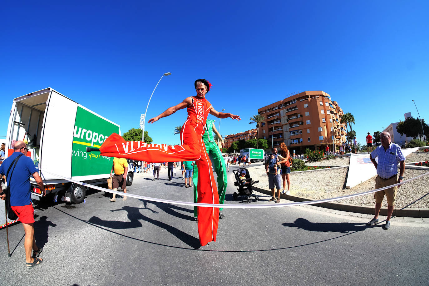 Las imágenes de la Vuelta Ciclista a España a su paso por Sanlúcar