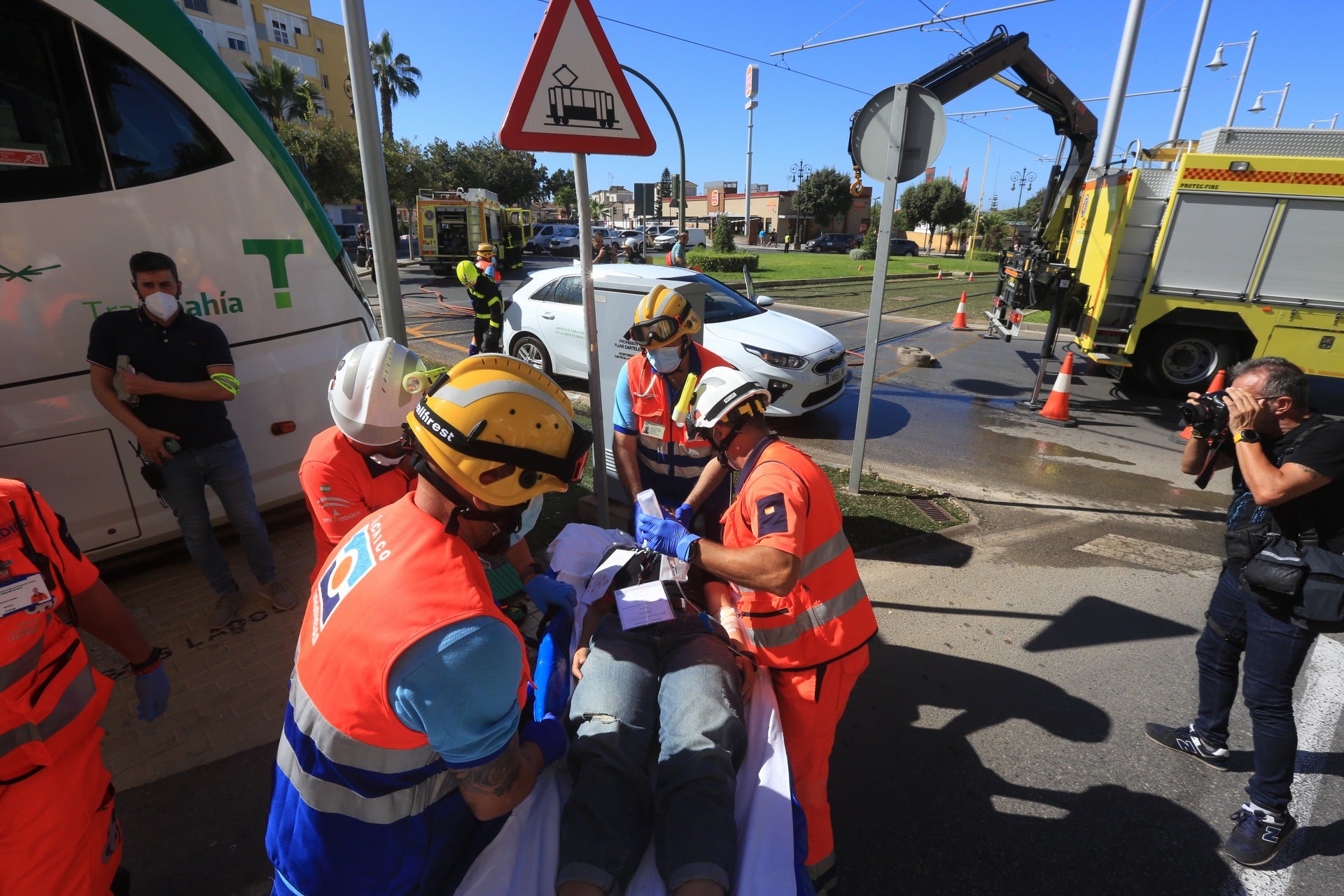 En imágenes: Simulacro de emergencia en el tranvía de la Bahía