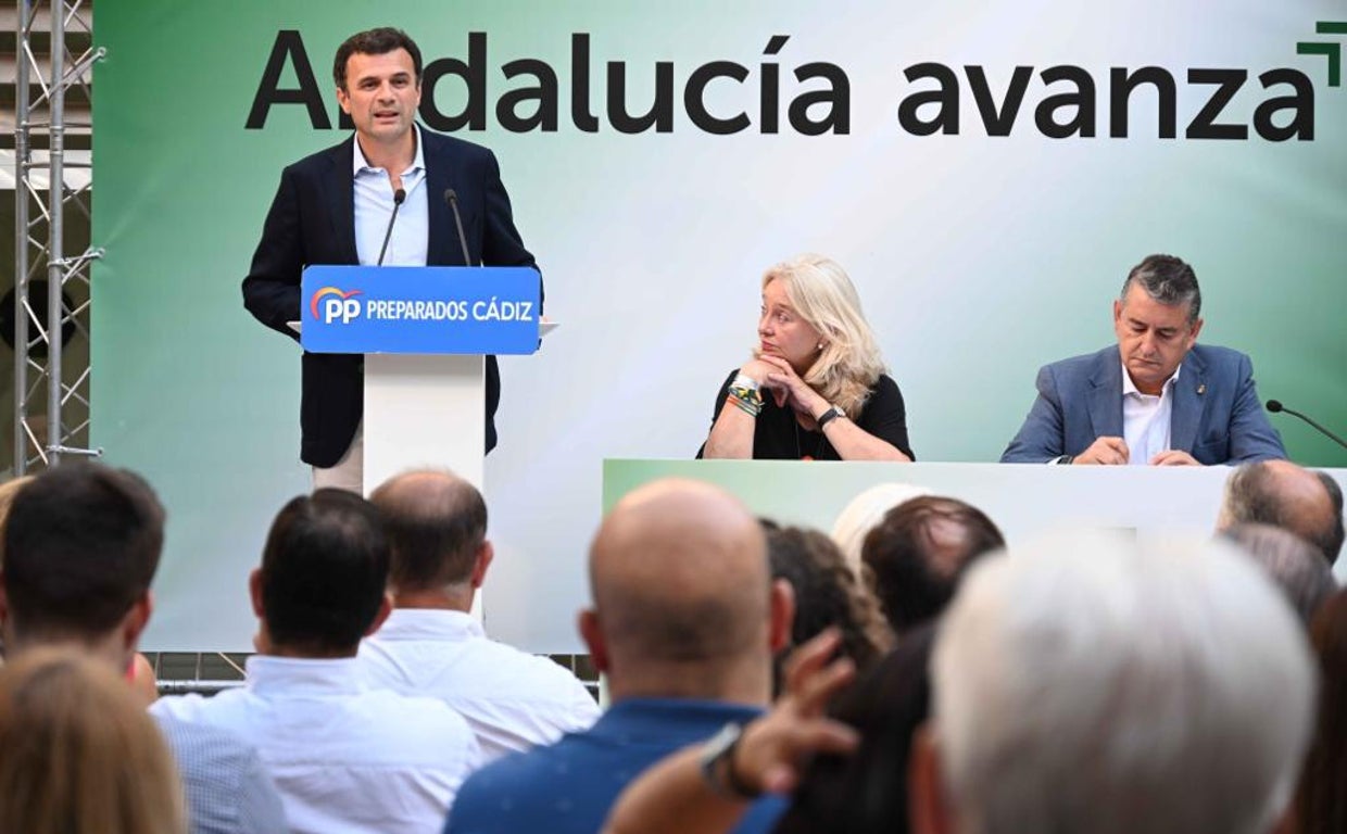 Bruno García, Mercedes Colombo y Antonio Sanz durante la Junta Directiva Provincial del PP.