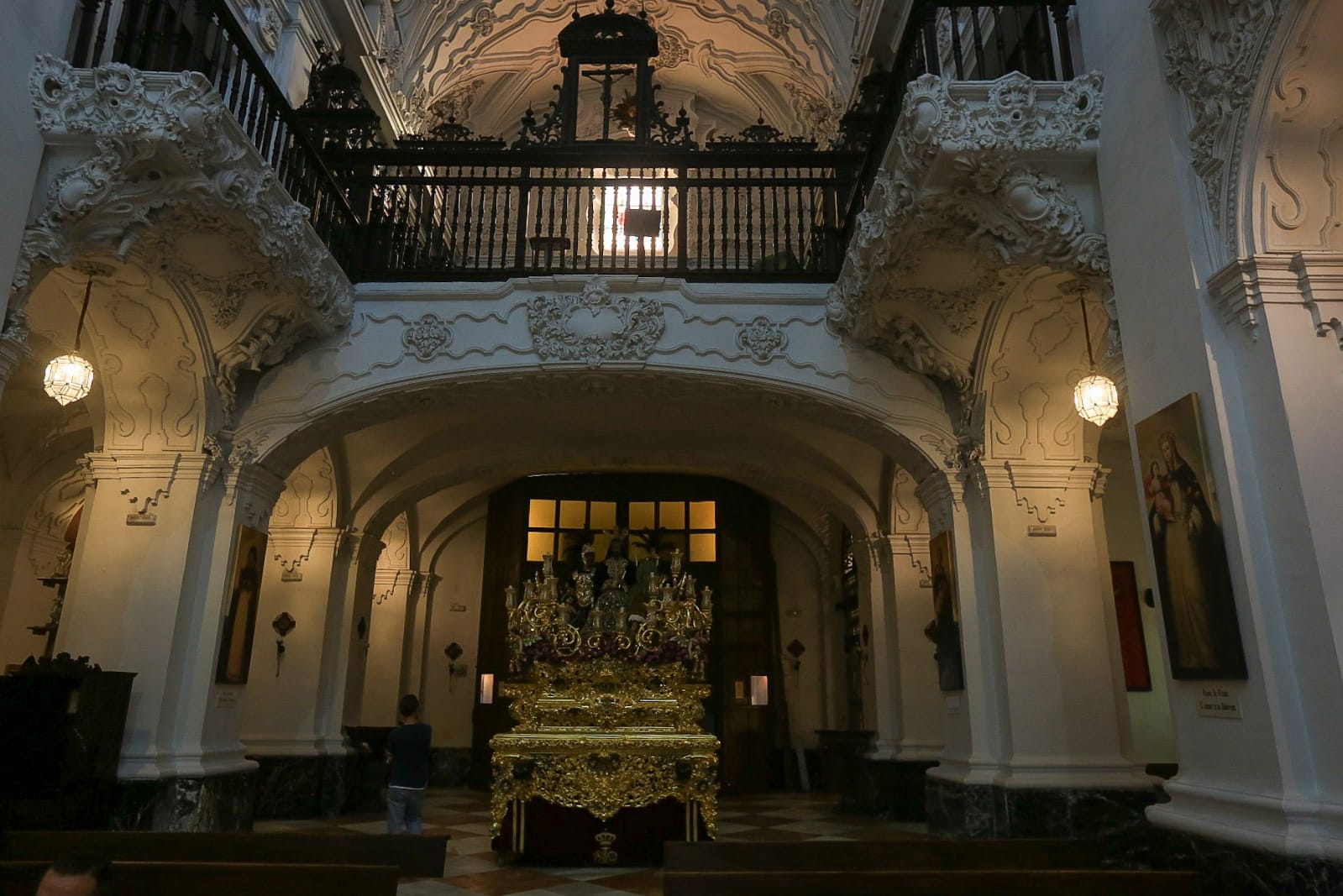 Fotos: Los gaditanos visitan las imágenes que saldrán en la Magna de este sábado