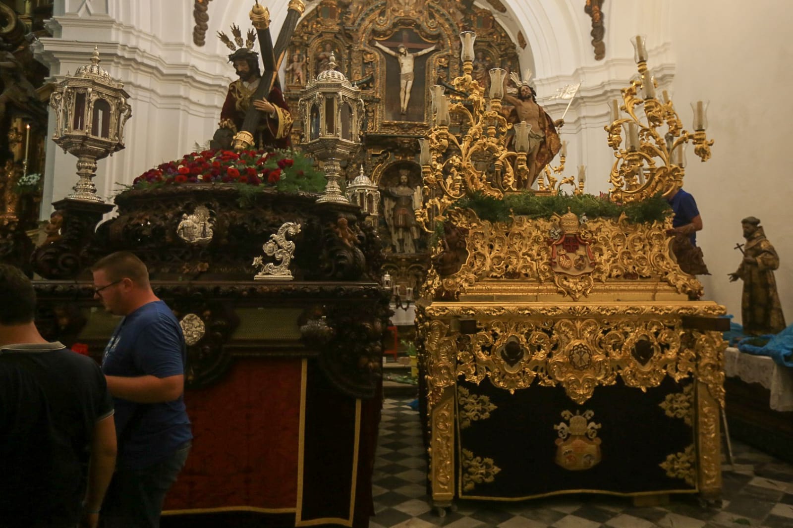 Fotos: Los gaditanos visitan las imágenes que saldrán en la Magna de este sábado