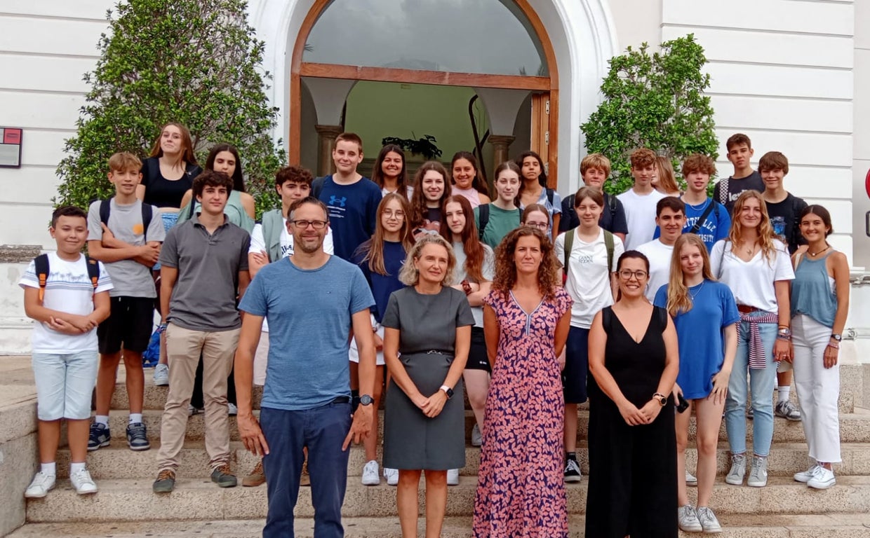 Los alumnos fueron recibidos en el Ayuntamiento de El Puerto.