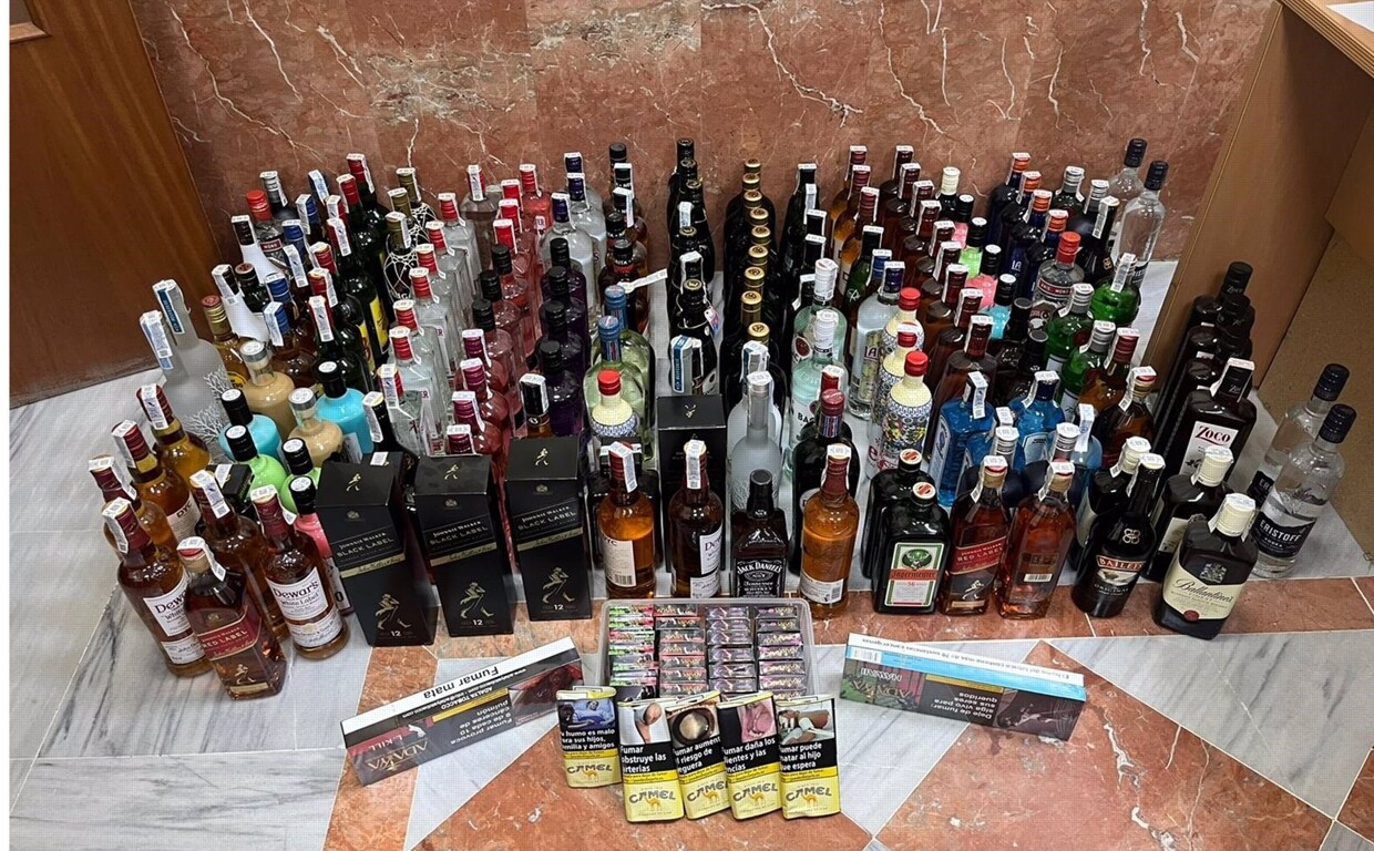 Intervenidas 175 botellas de bebidas alcohólicas y tabaco sin autorización en un &#039;24 horas&#039; de Algeciras