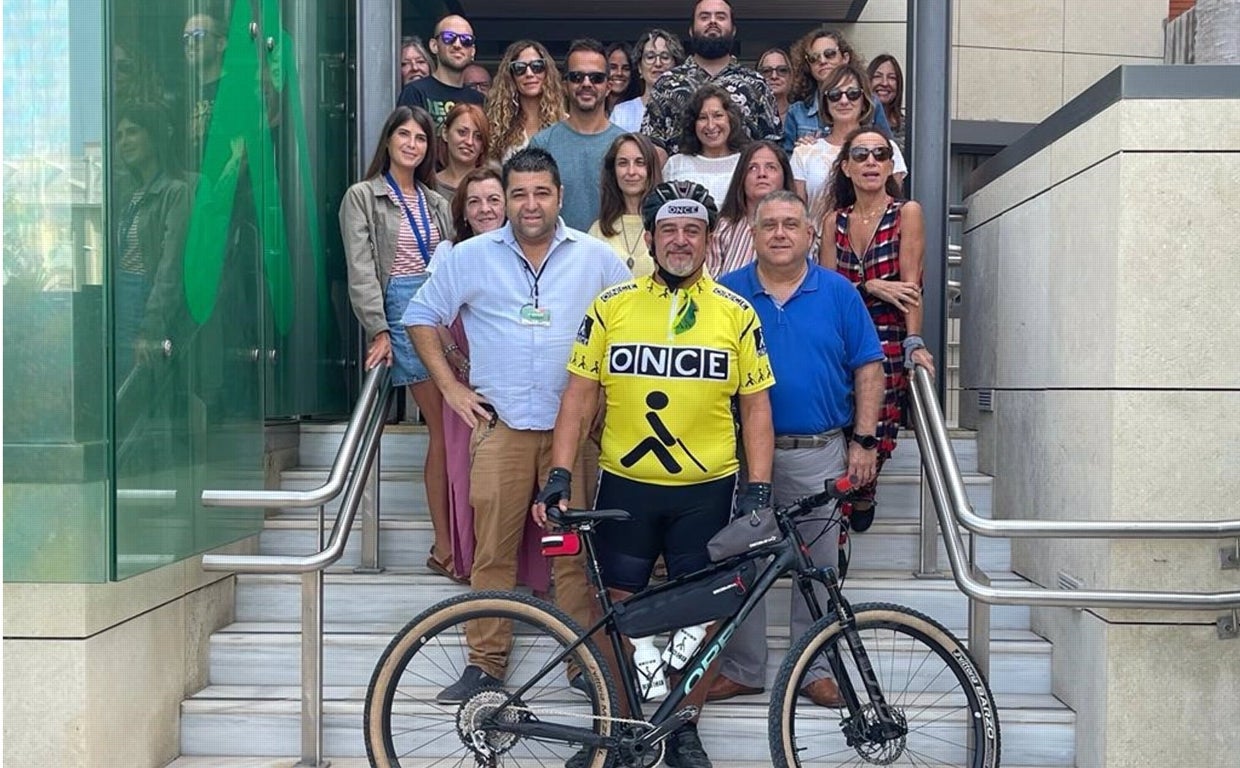 Un ciclista con enfermedades crónicas consigue en 12 días llegar desde San Fernando hasta Bilbao pedaleando