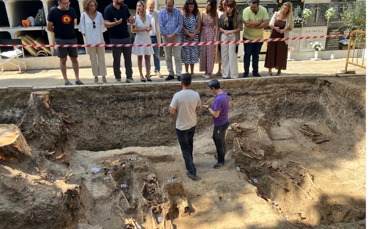 Localizados los restos de al menos 15 personas represaliadas en el cementerio de Villamartín