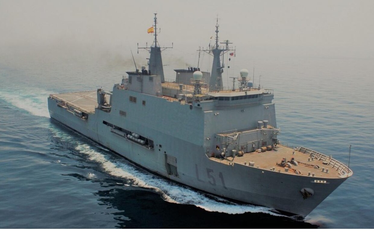 La Armada apuesta por SailGP en Cádiz: el buque Galicia acoge la presentación del equipo español