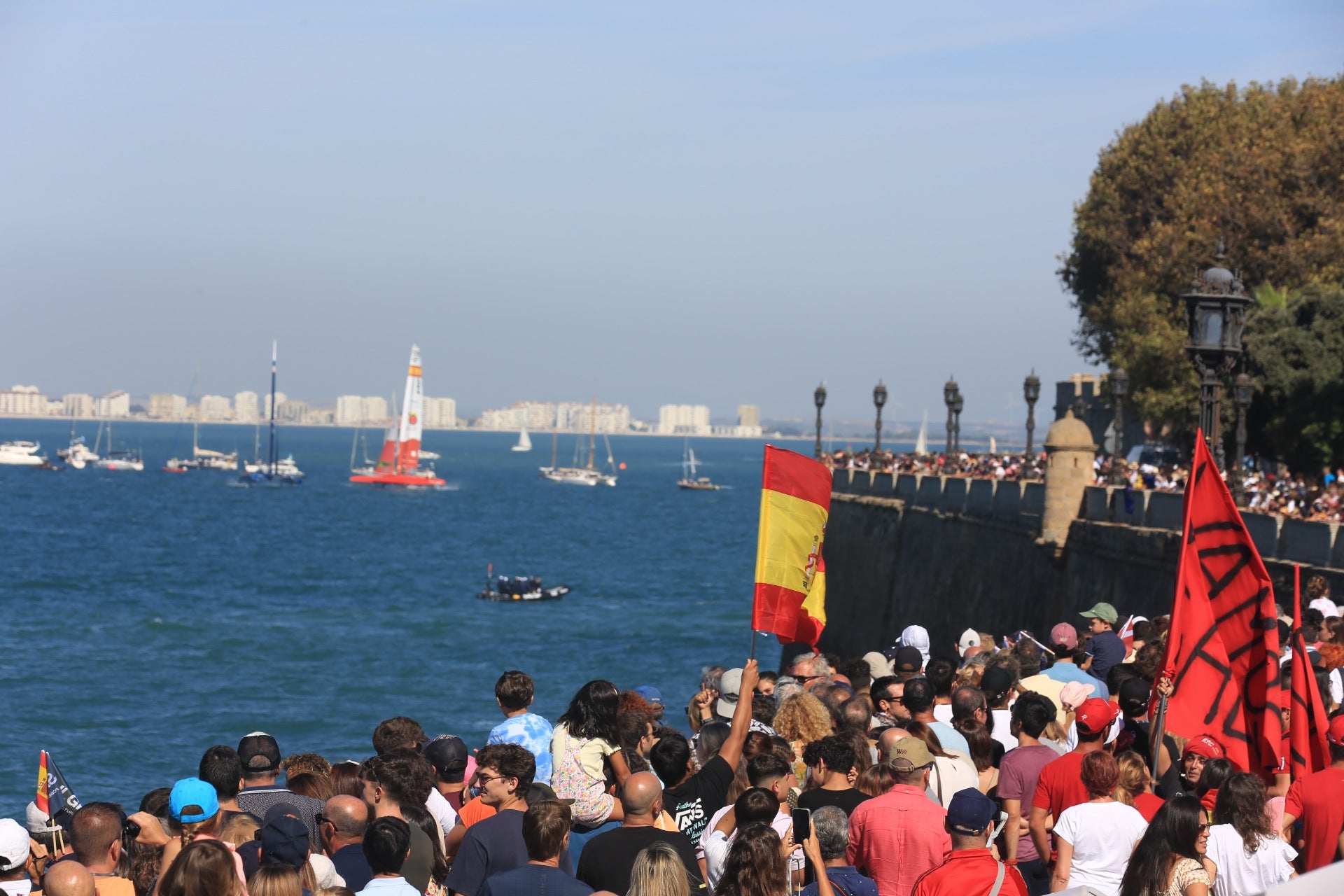 En imágenes: Fiesta en Cádiz el primer día de SailGP