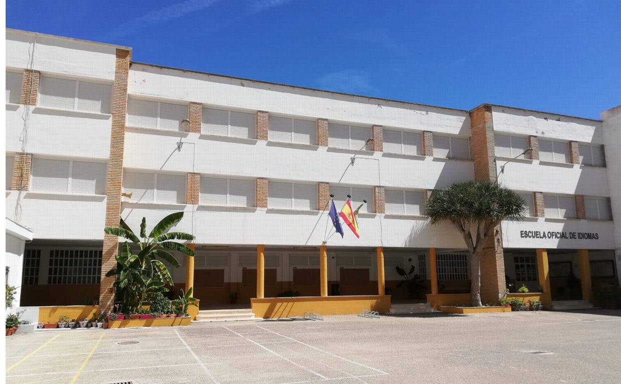 Edificio de la Escuela Oficial de Idiomas de Cádiz, en La Laguna.