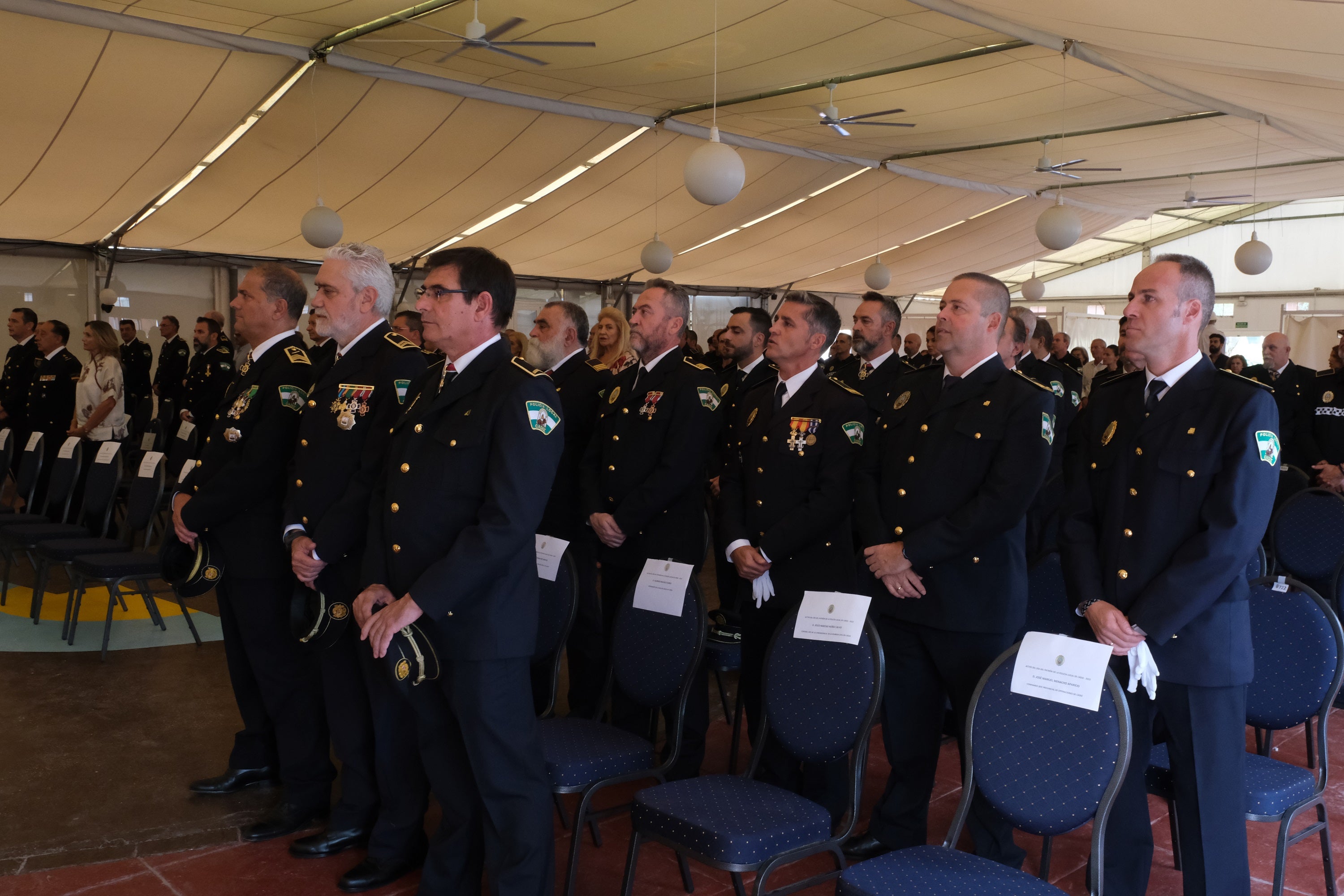 En imágenes: Condecoración a 70 agentes de la Policía Local de Cádiz