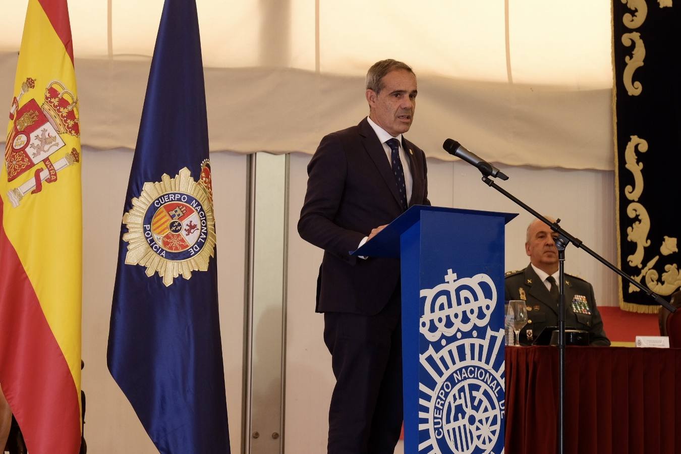 Fotos: Celebración del Día de la Policía Nacional en Cádiz